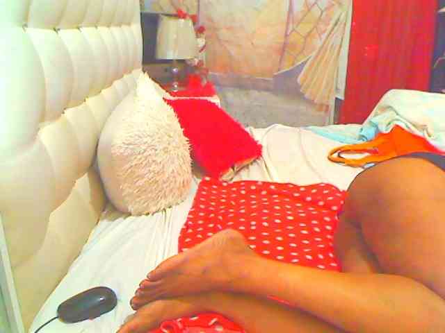 HOTLILLIE Live Webcam on BongaCams