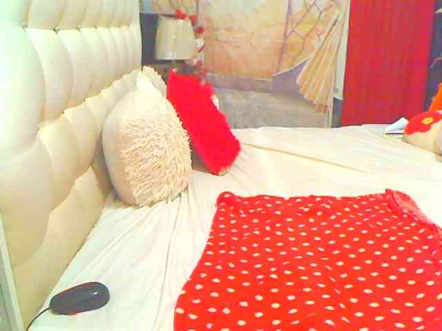 HOTLILLIE webcam