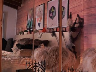 IzzyWild Porn Show