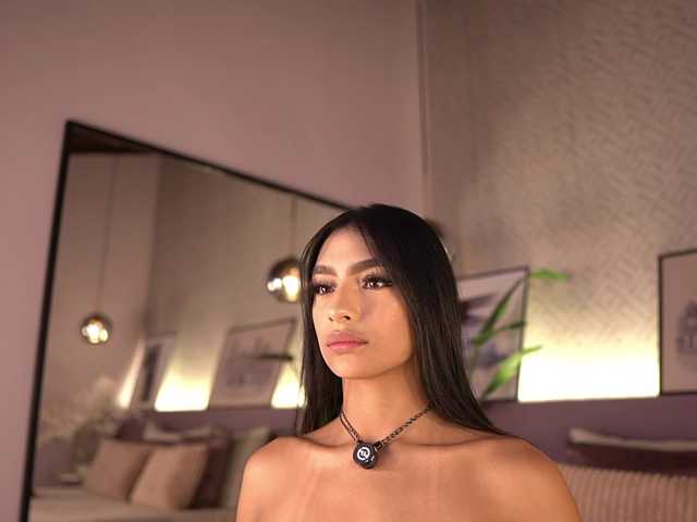 IzzyWild's BongaCams show and profile