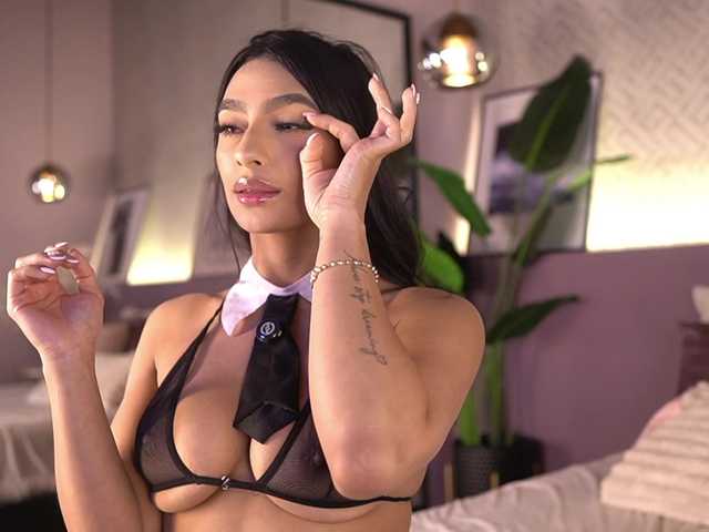 IzzyWild's BongaCams show and profile