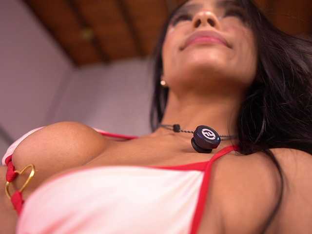 IzzyWild's BongaCams show and profile