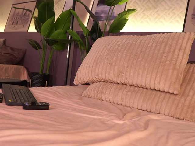 IzzyWild — No panties at the office Spin the wheel x 66  tknsDick rate x 38 tkns open camSpecial levels lovense 11,17,22,25,33,38don't forget to follow me and make me your lover