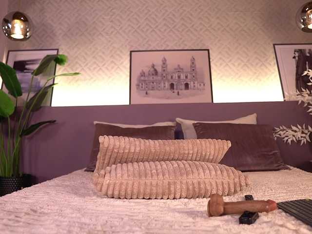 IzzyWild's BongaCams show and profile