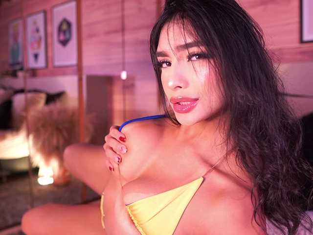 IzzyWild's BongaCams show and profile