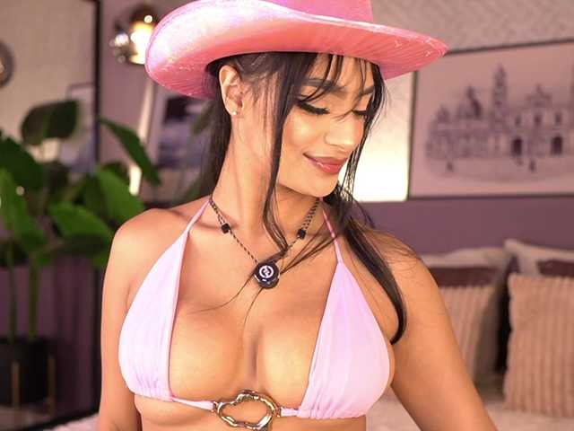 IzzyWild's BongaCams show and profile