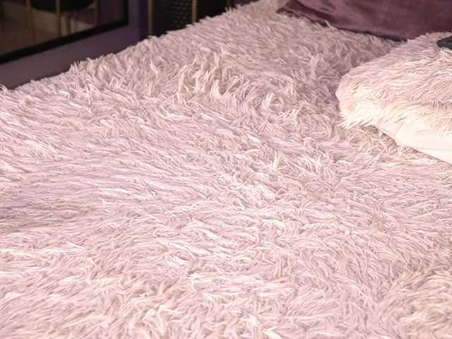 IzzyWild's BongaCams show and profile