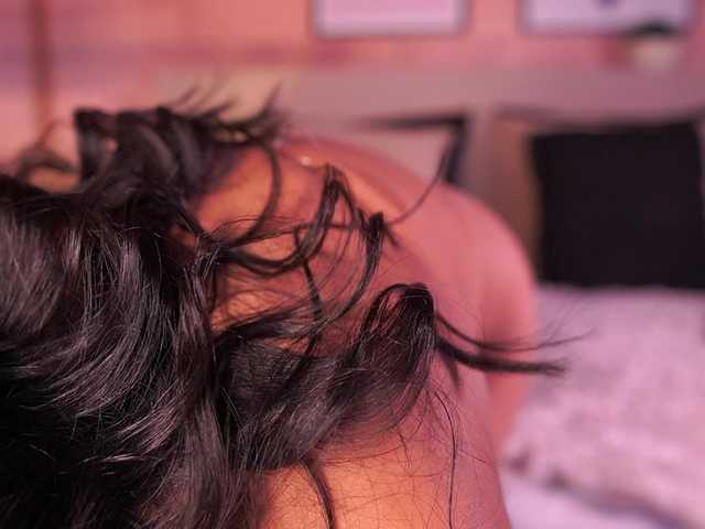 IzzyWild's BongaCams show and profile