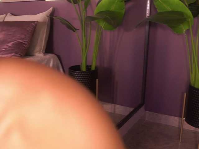 IzzyWild's BongaCams show and profile