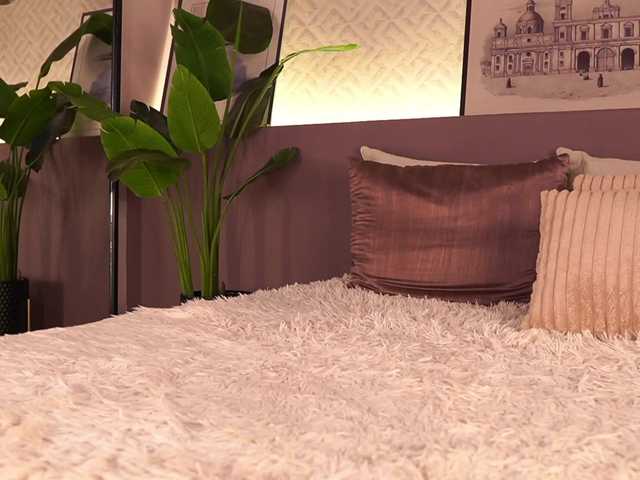 IzzyWild's BongaCams show and profile