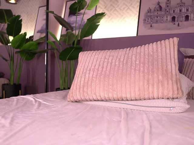 IzzyWild's BongaCams show and profile