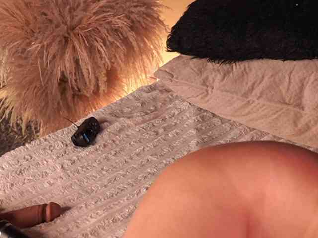 IzzyWild Live Webcam on BongaCams