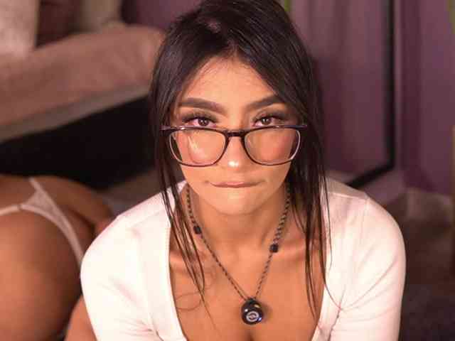 IzzyWild Live Webcam on BongaCams