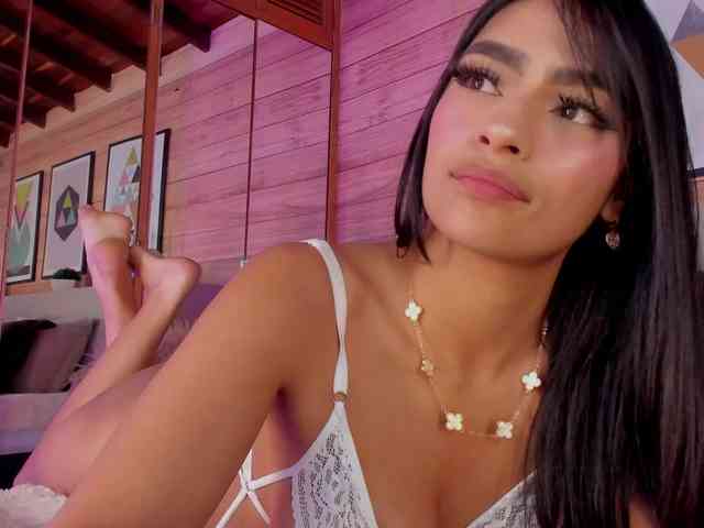 IzzyWild Live Webcam on BongaCams