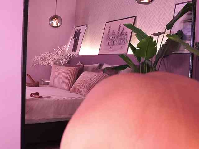 IzzyWild Live Webcam on BongaCams