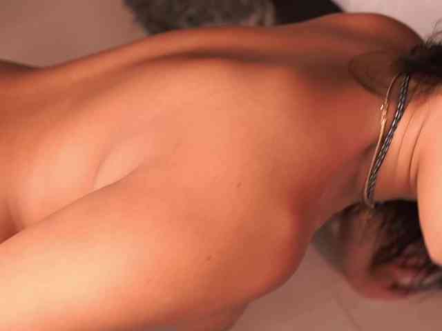 IzzyWild Live Webcam on BongaCams