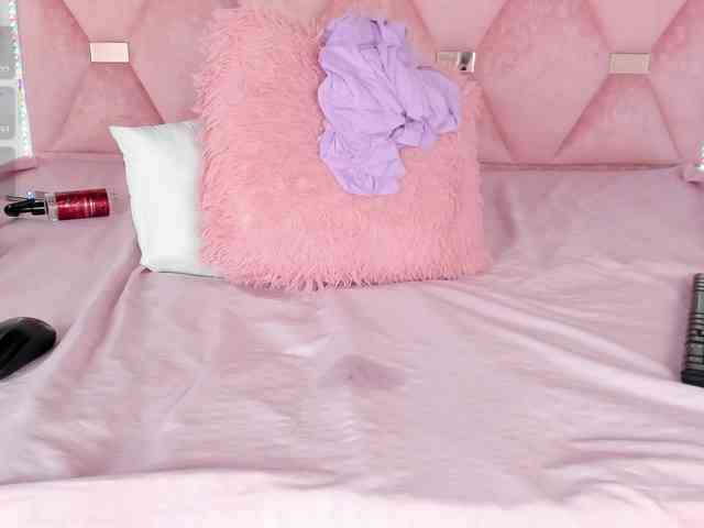 keiraBrooke webcam
