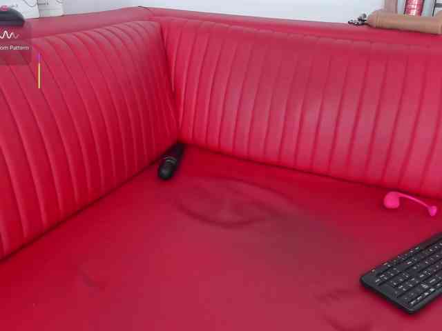 striptease chat KeiraBrooke