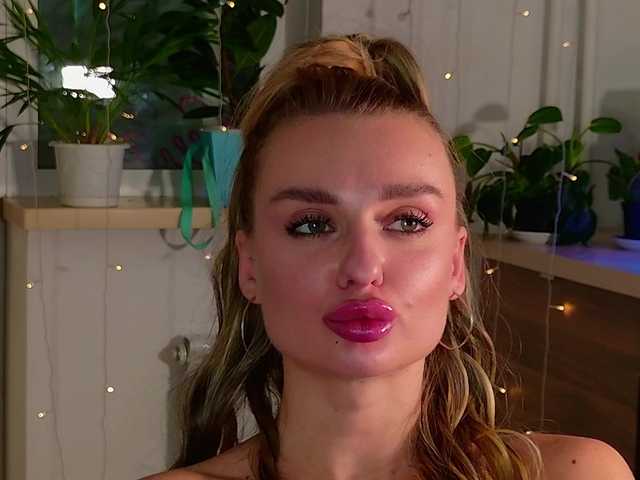 Tatachka1's BongaCams show and profile