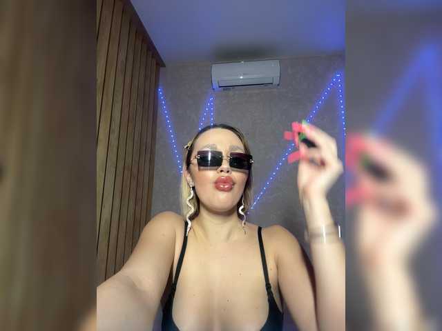 Lilimilla's BongaCams show and profile