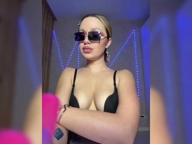 Lilimilla's BongaCams show and profile