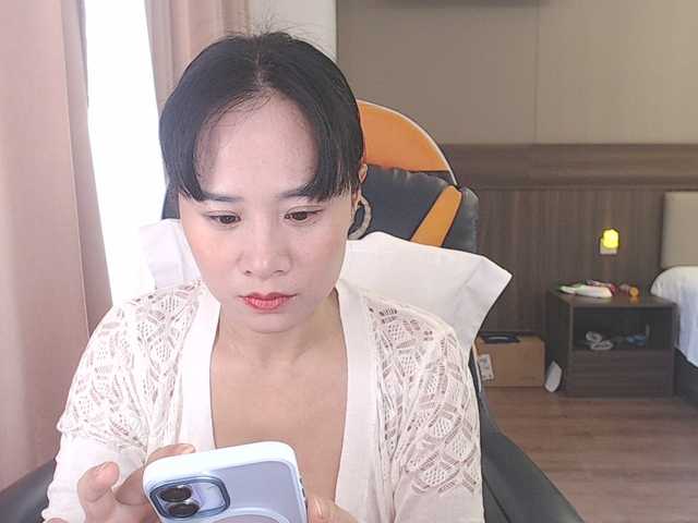 luvlily666's BongaCams show and profile