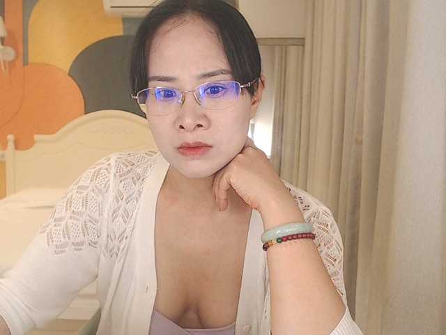 luvlily666's BongaCams show and profile