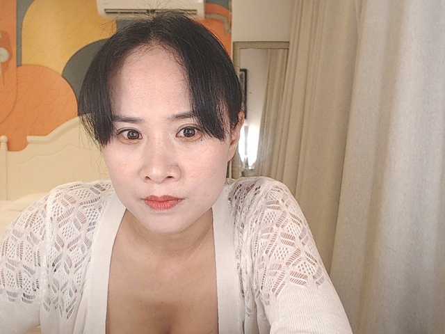luvlily666's BongaCams show and profile