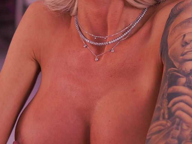 TheFallingAngel's BongaCams show and profile