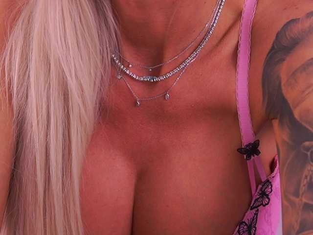 TheFallingAngel's BongaCams show and profile