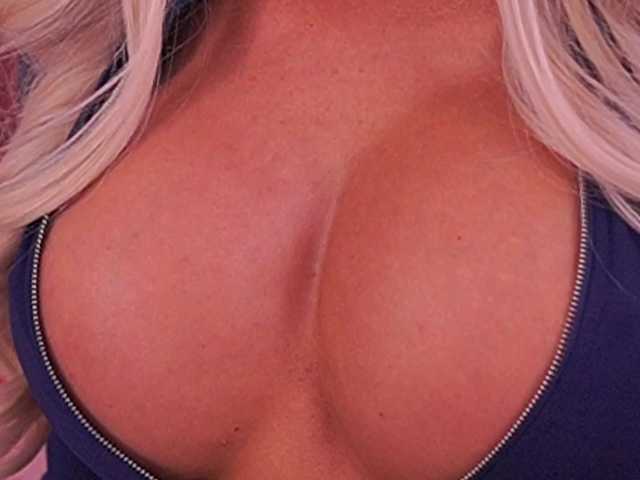 TheFallingAngel's BongaCams show and profile