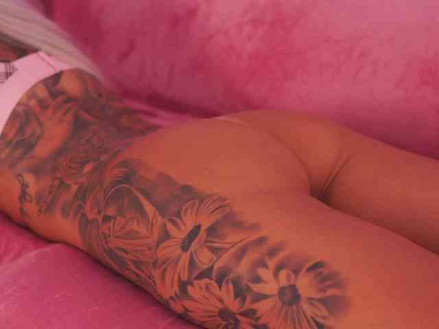 porno chatroom TheFallingAngel