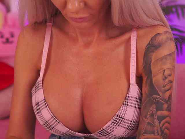 real live webcam TheFallingAngel