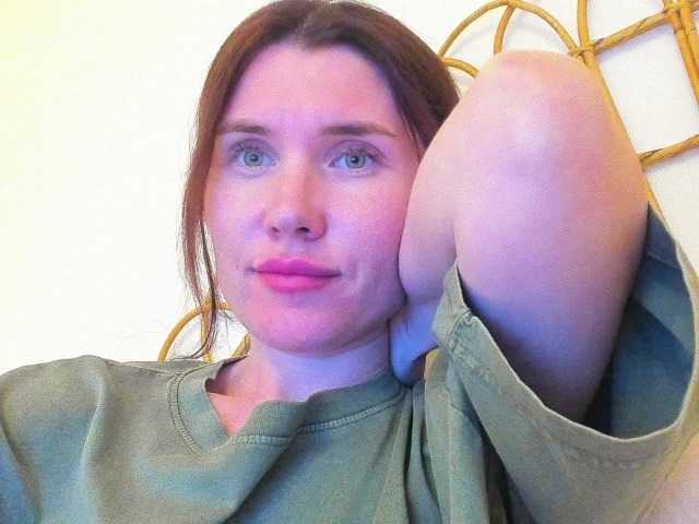 ZoiKissy's BongaCams show and profile