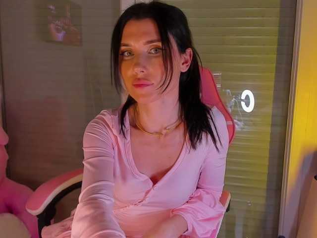 ZoiKissy's BongaCams show and profile