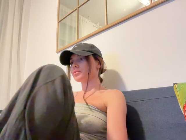 ZoiKissy's BongaCams show and profile