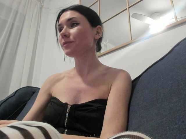 ZoiKissy's BongaCams show and profile