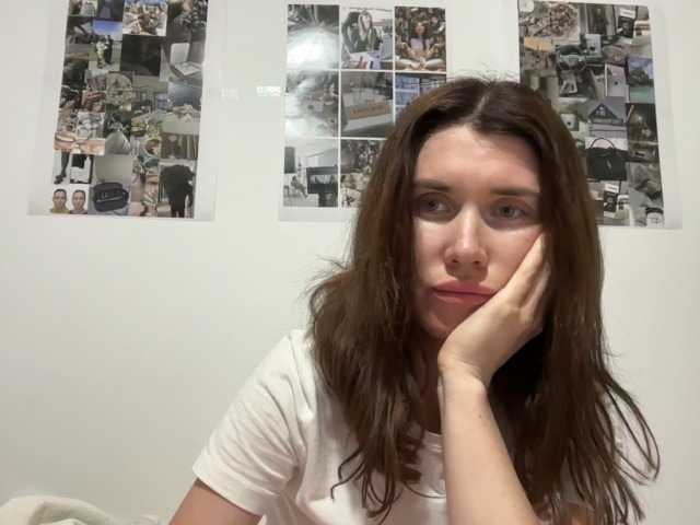 ZoiKissy's BongaCams show and profile