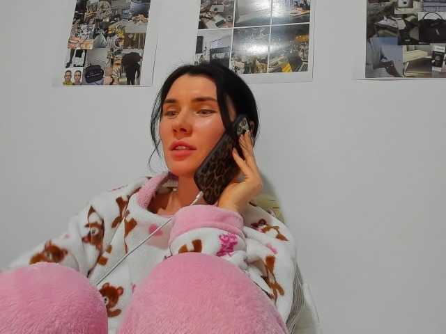ZoiKissy's BongaCams show and profile