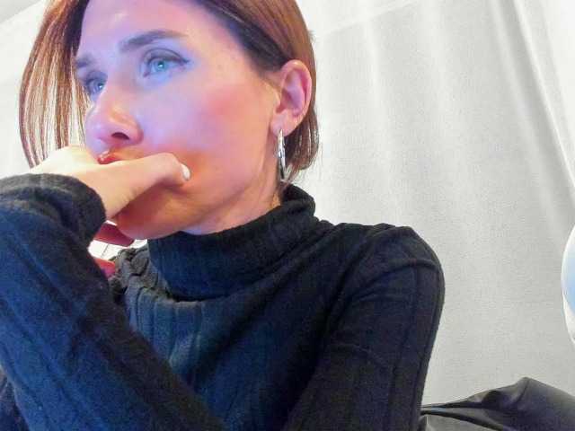 ZoiKissy's BongaCams show and profile