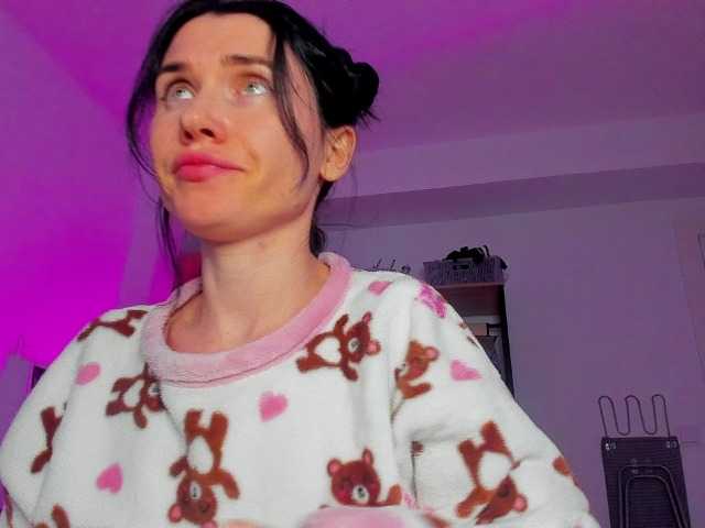 ZoiKissy's BongaCams show and profile