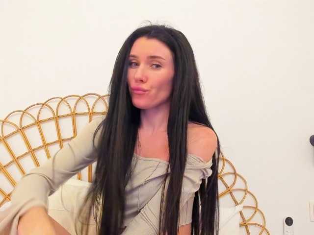 ZoiKissy's BongaCams show and profile