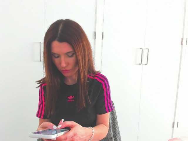 ZoiKissy's BongaCams show and profile