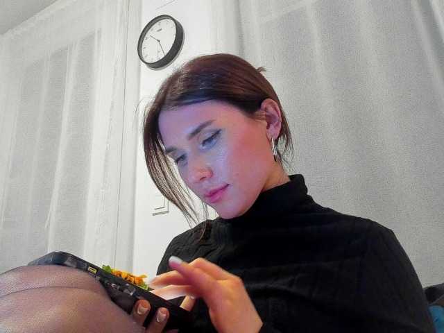 ZoiKissy's BongaCams show and profile