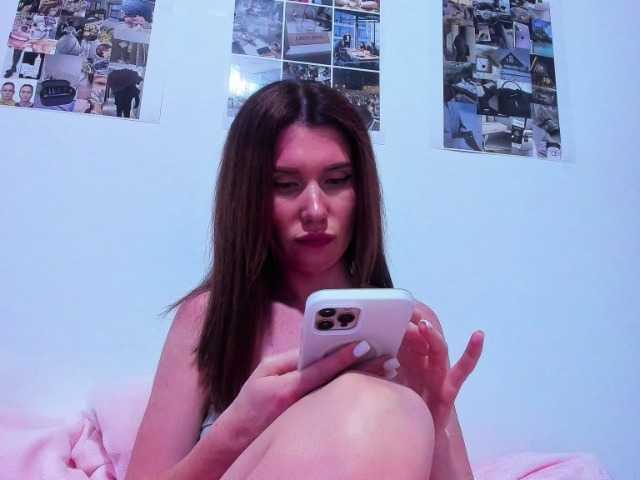 ZoiKissy's BongaCams show and profile