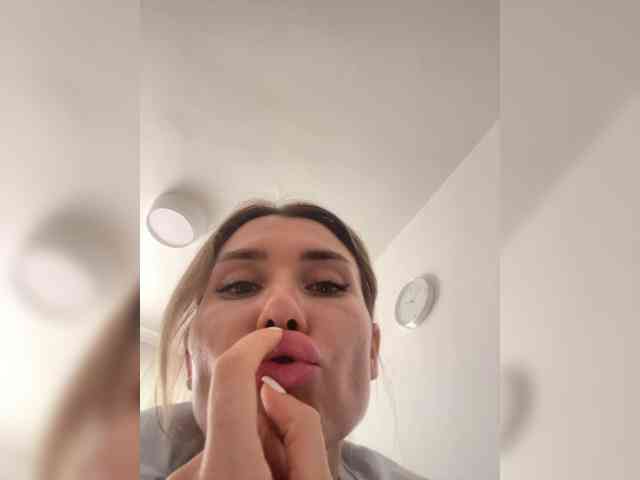 ZoiKissy Live Webcam on BongaCams ZoiKissy Live Webcam on BongaCams