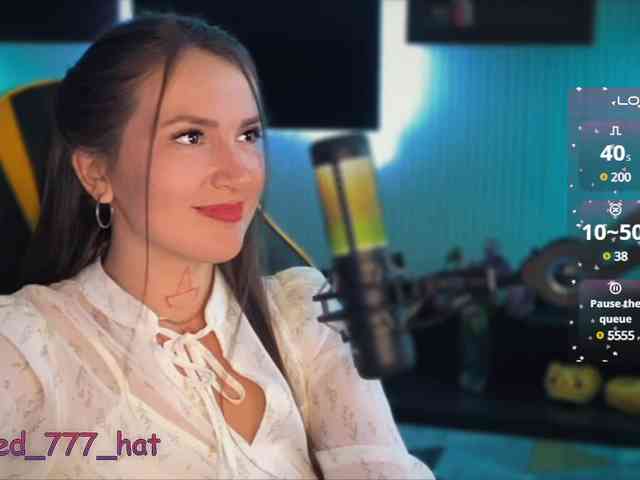 chatting Supergirl7771