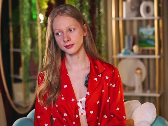 MiaVebes's BongaCams show and profile