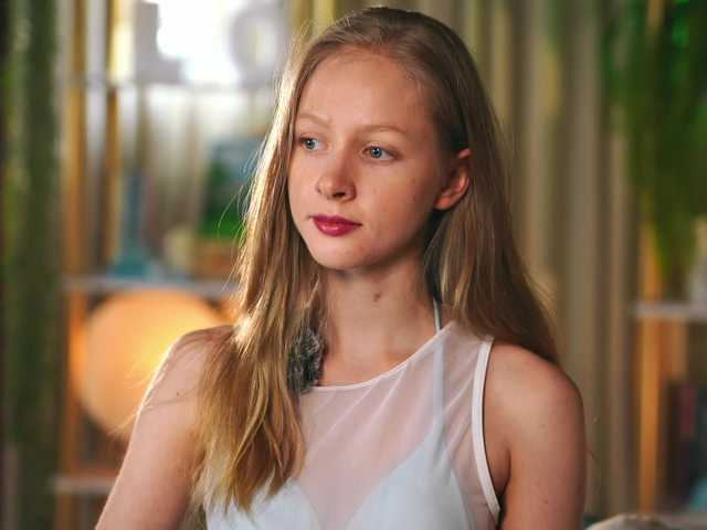 MiaVebes's BongaCams show and profile