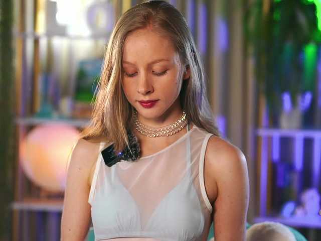 MiaVebes's BongaCams show and profile